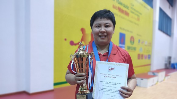 Tay vợt Mai Hoàng Mỹ Trang khi lần thứ 15 lên ngôi vô địch. Ảnh: Dũng Phương