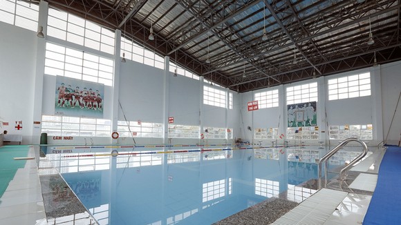 Khu vực hồ bơi tại Trung tâm