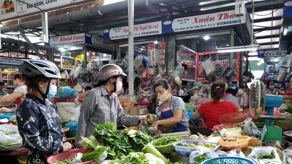 Tại các chợ truyền thống, tổng lượng hàng hóa thiết yếu dự trữ ước đạt khoảng 21 tỷ đồng