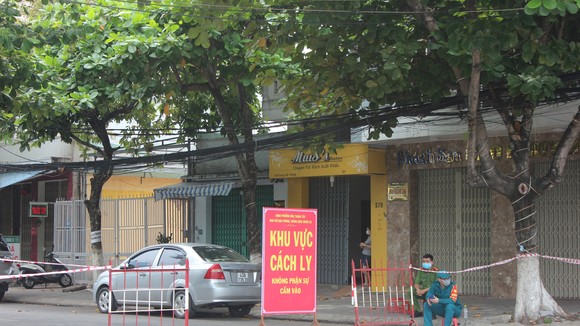 Tổ chức chốt chặn kiểm soát nhanh và tiến hành thực hiện ngay các bước phòng, chống dịch tiếp theo quy định đối với các vùng cách ly y tế