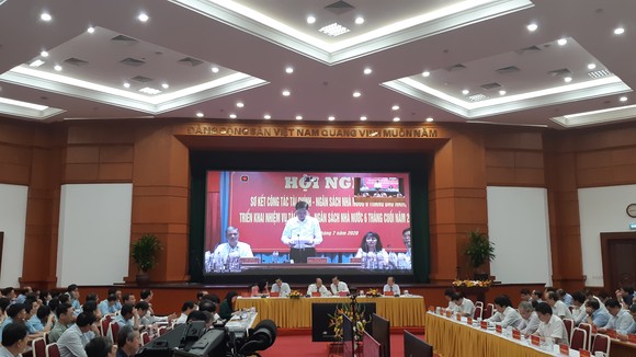 Phó Chủ tịch UBND TPHCM Trần Vĩnh Tuyến phát biểu tại hội nghị