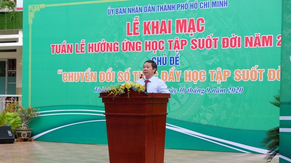 Phó Chủ tịch UBND TPHCM Dương Anh Đức phát biểu tại lễ khai mạc. Ảnh: THU TÂM