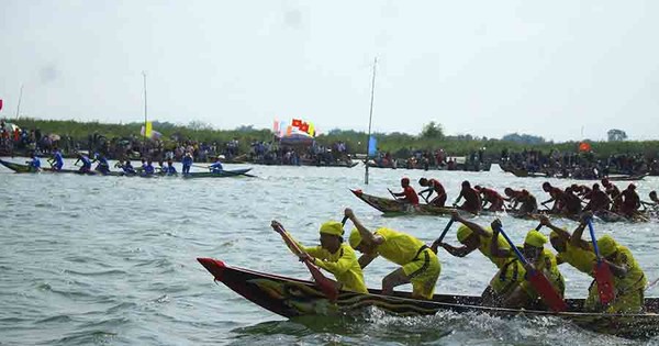 Nét đẹp lễ hội đua thuyền vùng sông nước ở Quảng Ngãi
