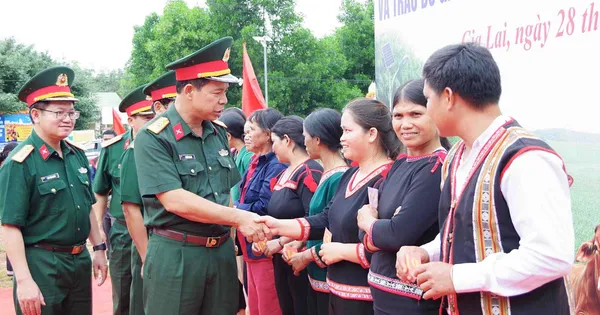 Gia Lai: Khánh thành hệ thống đèn đường điện mặt trời dài 5,2km