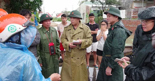 Tư lệnh Quân khu 5 kiểm tra công tác ứng phó mưa lũ tại Đà Nẵng