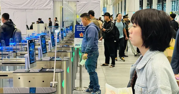 Thủ tục bay “nhanh như một nốt nhạc” với VNeID và kiosk tự phục vụ