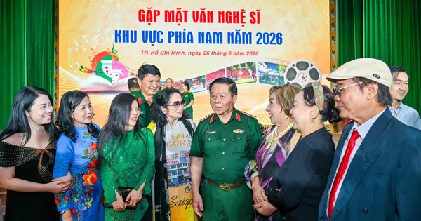 Đại tướng Nguyễn Trọng Nghĩa gặp mặt văn nghệ sĩ khu vực phía Nam