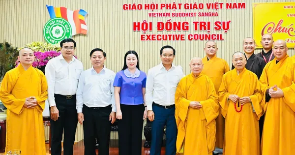 Chủ tịch UBND TPHCM thăm, chúc tết các tập thể, chức sắc tiêu biểu 