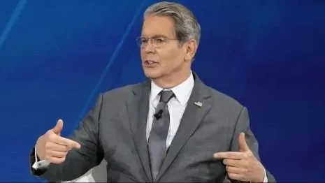 Mỹ nới lỏng hạn chế dầu mỏ của Nga