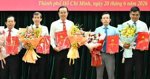 Đồng chí Lê Văn Minh làm Tổng Giám đốc Cơ quan Báo và Phát thanh, Truyền hình TPHCM