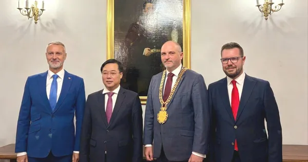 TPHCM mở rộng hợp tác kinh tế và quản trị đô thị với Slovakia
