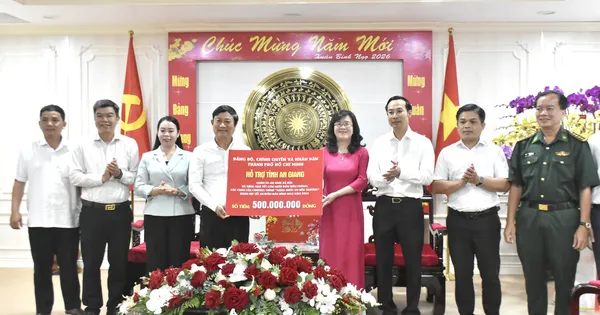 Đồng chí Võ Văn Minh thăm, tặng quà tết tại An Giang