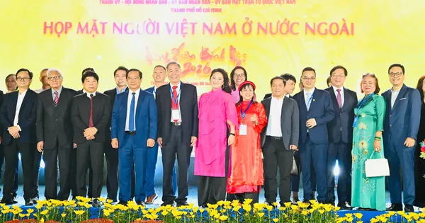 Bộ Chính trị ban hành Nghị quyết về công tác người Việt Nam ở nước ngoài