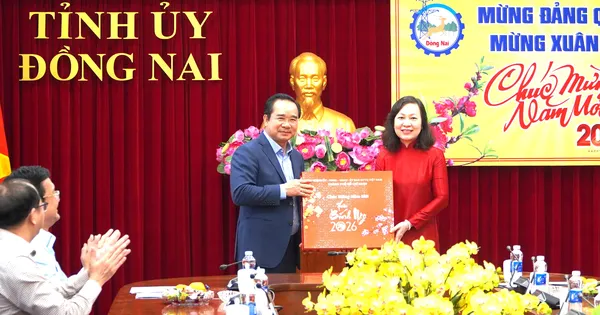 TPHCM trao tặng 500 triệu đồng hỗ trợ tỉnh Đồng Nai chăm lo tết