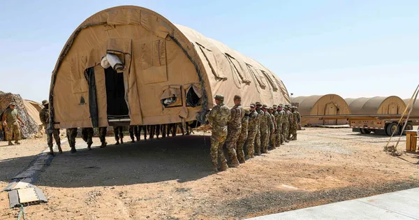 Tên lửa Iran làm hư hại 5 máy bay tiếp dầu của Mỹ