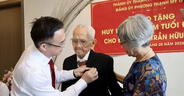 Trao tặng Huy hiệu 80 năm tuổi Đảng trở lên: Thể hiện sự trân trọng của Đảng và Nhà nước