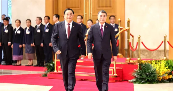Thủ tướng Lê Minh Hưng chủ trì lễ đón Thủ tướng Lào Sonexay Siphandone
