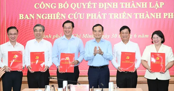 Công bố quyết định thành lập Ban Nghiên cứu phát triển TPHCM