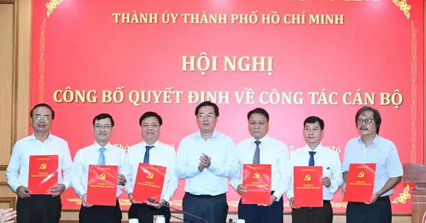 Ban Thường vụ Thành ủy TPHCM công bố quyết định cán bộ tại Ban Nghiên cứu phát triển TPHCM