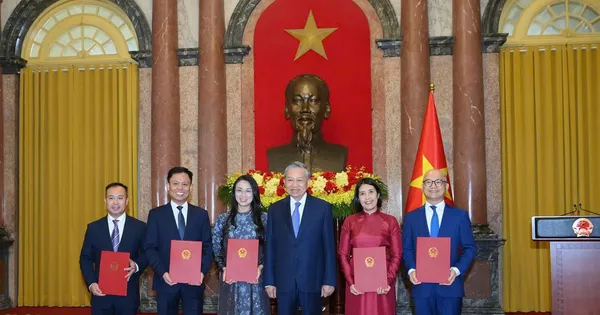 Tổng Bí thư, Chủ tịch nước Tô Lâm trao Quyết định bổ nhiệm 5 Đại sứ Việt Nam tại nước ngoài
