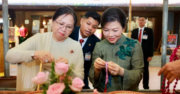 Phu nhân Tổng Bí thư, Chủ tịch nước Tô Lâm và Phu nhân Tổng thống Myanmar Min Aung Hlaing thăm làng lụa Vạn Phúc