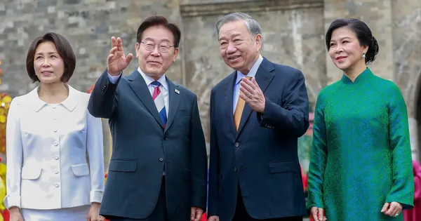 Tổng thống Hàn Quốc Lee Jae Myung và phu nhân kết thúc tốt đẹp chuyến thăm Việt Nam