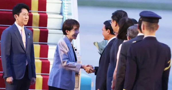 Thủ tướng Nhật Bản Takaichi Sanae đến Hà Nội, bắt đầu chuyến thăm chính thức Việt Nam