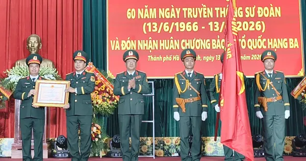 Sư đoàn 7 đón nhận Huân chương Bảo vệ Tổ quốc hạng Ba