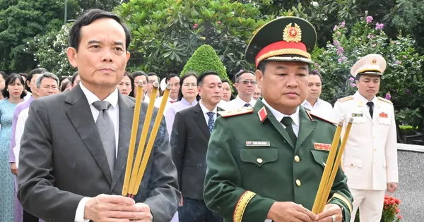 Lãnh đạo TPHCM dâng hương tưởng niệm các Anh hùng liệt sĩ