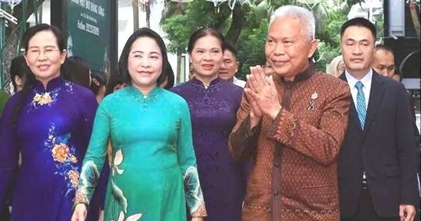 Chủ tịch Quốc hội kiêm Chủ tịch Hạ viện Thái Lan dự triển lãm Đan kết hữu nghị và thăm Đền Ngọc Sơn