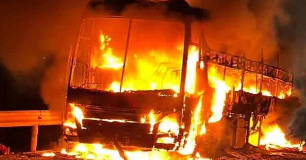 Đắk Lắk: Cháy xe khách trên quốc lộ 1