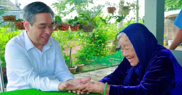 Lãnh đạo TPHCM thăm, tri ân Mẹ Việt Nam Anh hùng