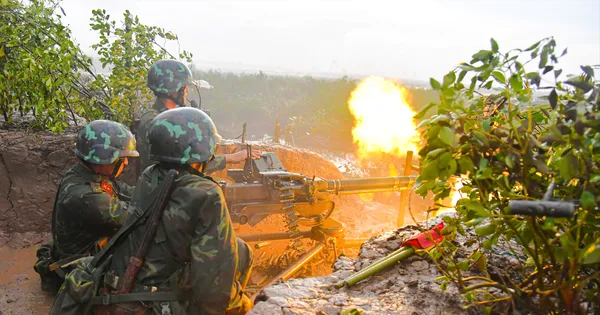 Bắn đạn thật tại diễn tập phòng ngự bờ biển TP Cần Thơ