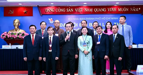 Tổng Giám đốc Cơ quan Báo và Phát thanh, Truyền hình TPHCM Lê Văn Minh được bầu làm Chủ tịch Hội Nhà báo TPHCM