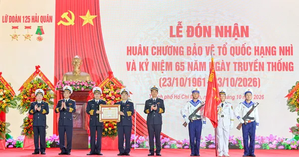 Lữ đoàn 125 Hải quân đón nhận Huân chương Bảo vệ Tổ quốc hạng nhì
