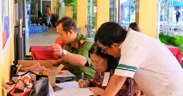 Những người thầm lặng phía sau ngày hội toàn dân