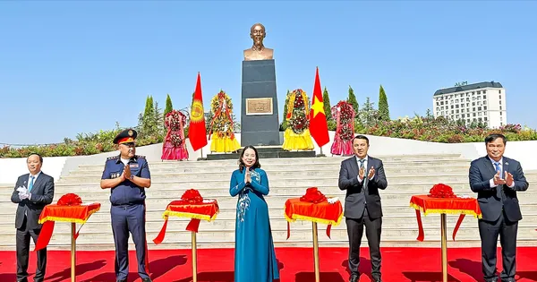 Khánh thành Tượng đài Chủ tịch Hồ Chí Minh tại thủ đô Bishkek, Kyrgyzstan