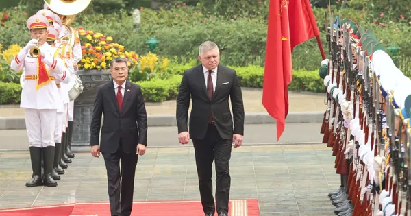 Thủ tướng Lê Minh Hưng chủ trì lễ đón Thủ tướng Slovakia thăm chính thức Việt Nam