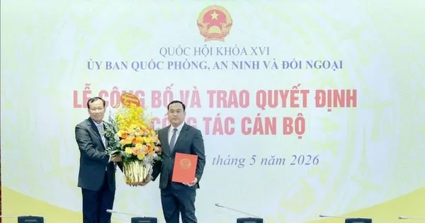 Ủy ban Quốc phòng, An ninh và Đối ngoại trao quyết định về công tác cán bộ
