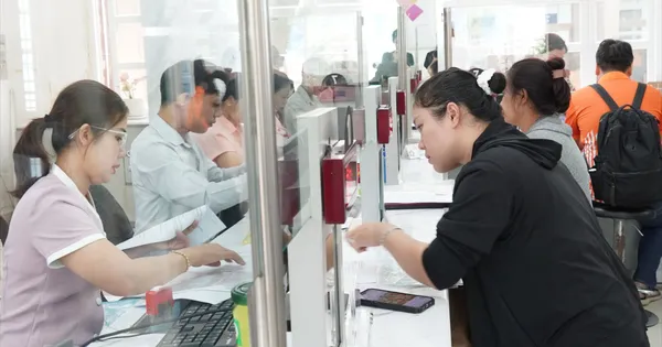 Thành ủy TPHCM phân cấp, ủy quyền tuyển dụng, sử dụng cán bộ