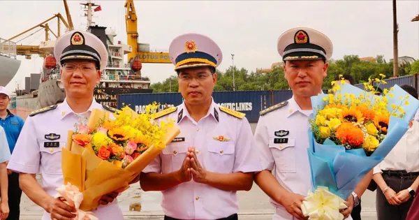 Biên đội tàu Hải quân Trung Quốc thăm TPHCM