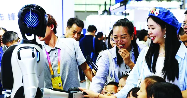 Trung Quốc “hãm phanh” thị trường để hút vốn dài hạn