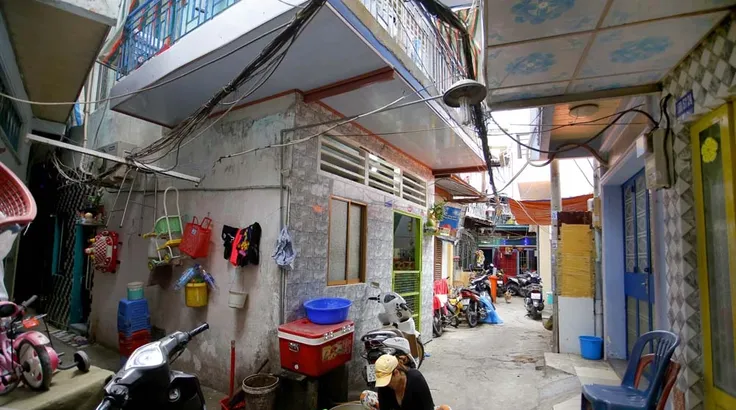Người dân khu Mả Lạng mong sớm thoát cảnh sống tạm bợ