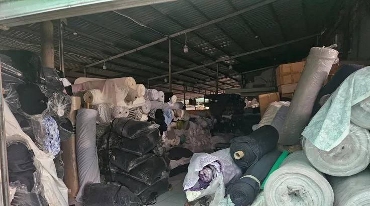 TPHCM: Kho hàng hơn 100 tấn vải cuộn không nguồn gốc 