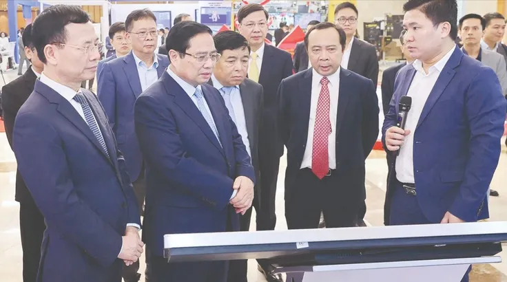 Hướng tới mô hình 'tổ hợp công nghiệp kỹ thuật số' quy mô lớn