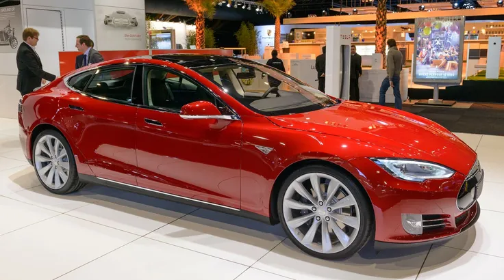 Chiếc xe Tesla Model S của Tổng thống Hoa Kỳ Donald Trump mua vào tháng 3 mang tính biểu tượng hơn vì ông không thể lái xe trên đường công cộng. Ảnh / Getty Images