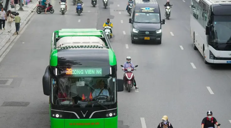 Hà Nội tăng cường 4 tuyến buýt đến phục vụ Trung tâm Triển lãm Việt Nam