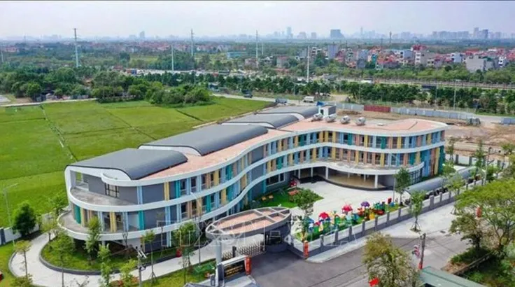 Một trường học được đầu tư, xây mới, sẵn sàng đón học sinh bước vào năm học mới. (Ảnh: TTXVN phát) 