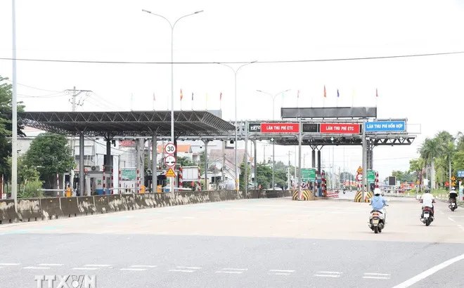 Trạm thu phí BOT-545 nằm trên ranh giới hai phường Điện Bàn Bắc và An Thắng (thành phố Đà Nẵng) tồn tại nhiều bất cập suốt những năm qua. (Ảnh: Khoa Chương/TTXVN)