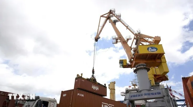 Việt Nam ngoạn mục vượt lên trong thách thức